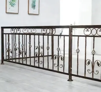 Garde-corps fer forgé Morlaix, frise de boucles et barreaux ouvragés