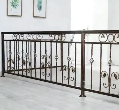 Garde-corps fer forgé Morlaix, frise de boucles et barreaux ouvragés