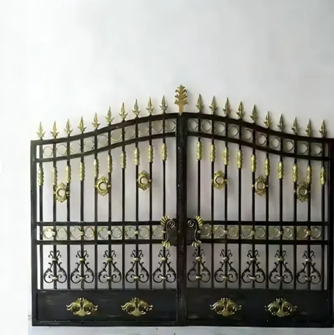 Portail fer forgé Cluny, fleurons et bagues dorés
