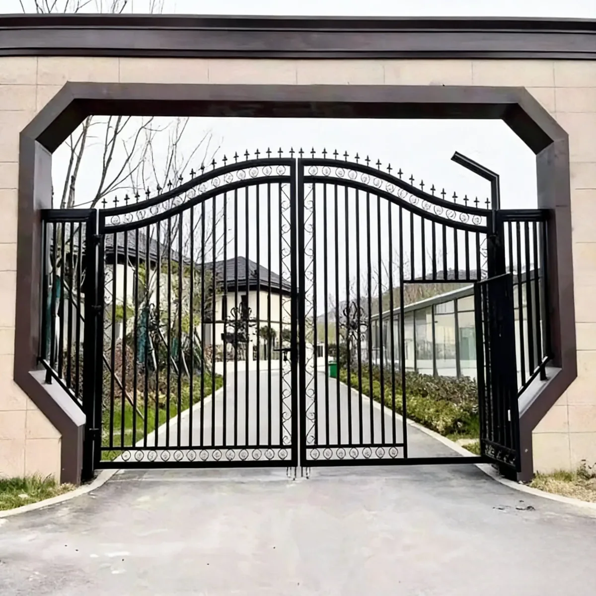 Portail fer forgé Mirmande, grande entrée de domaine